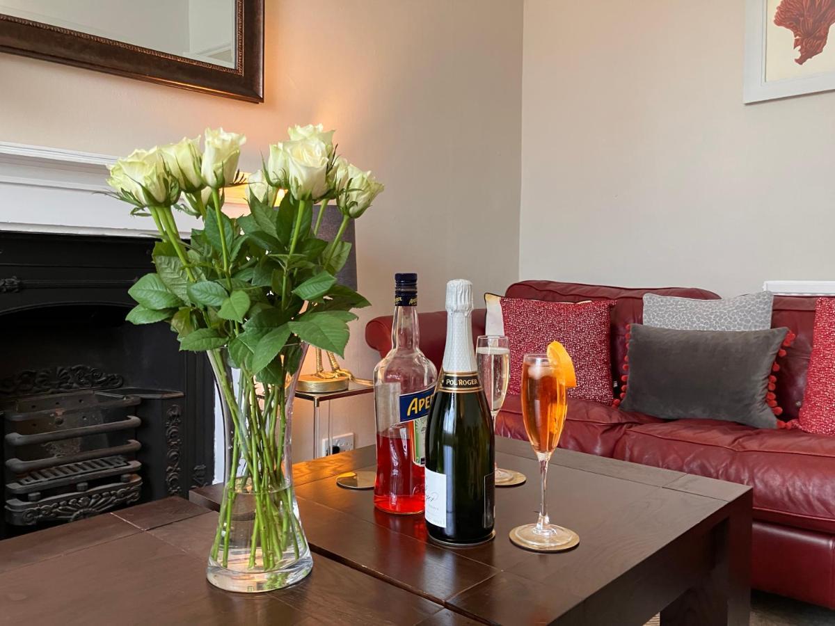 Elegant Well Appointed Maisonette 105m2 Apartment Bath