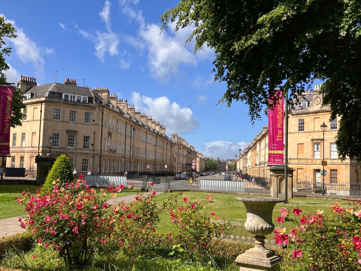 Elegant Well Appointed Maisonette 105m2 *