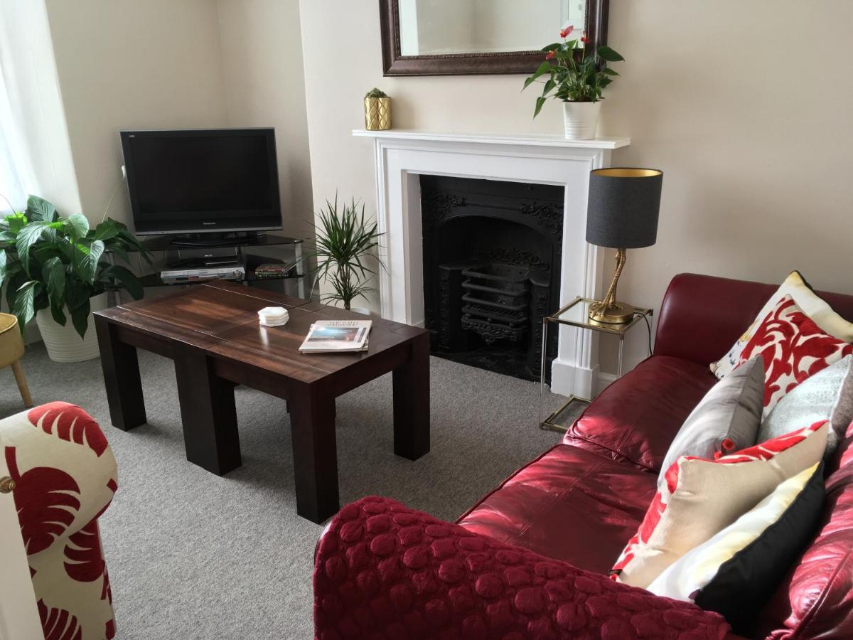 Elegant Well Appointed Maisonette 105m2 Apartment Bath